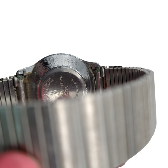 Lot of 2 Vintage 1980's Timex Watches 1 Works 1 Does Not - Picture 5 of 8